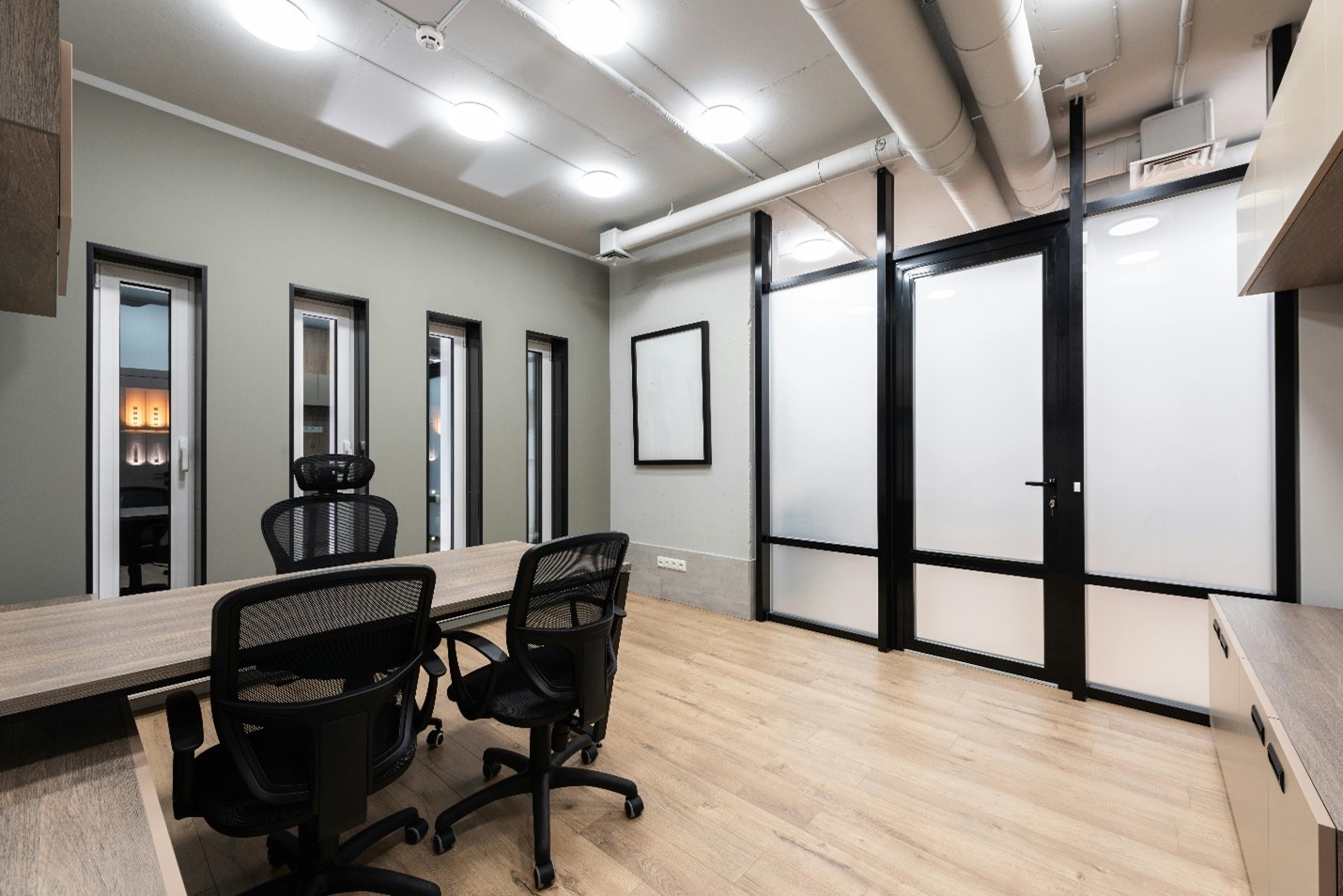 How Ergonomic Office Furniture Can Boost Your Health and Productivity